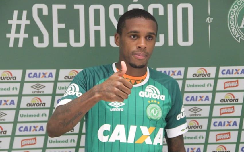 Marcelo assinou com a Chapecoense por uma temporada (Foto: Cleberson Silva/Chapecoense)