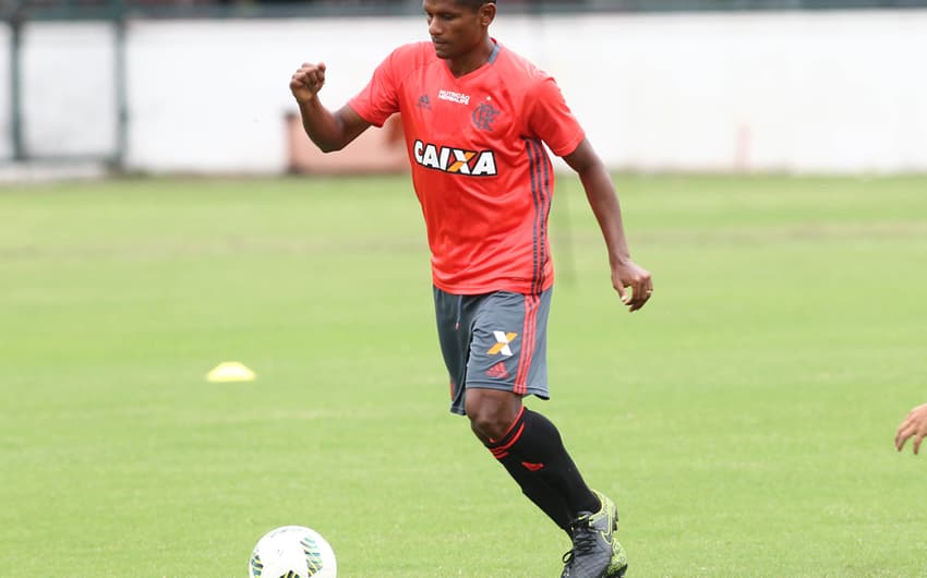 Márcio Araújo em treino do Flamengo