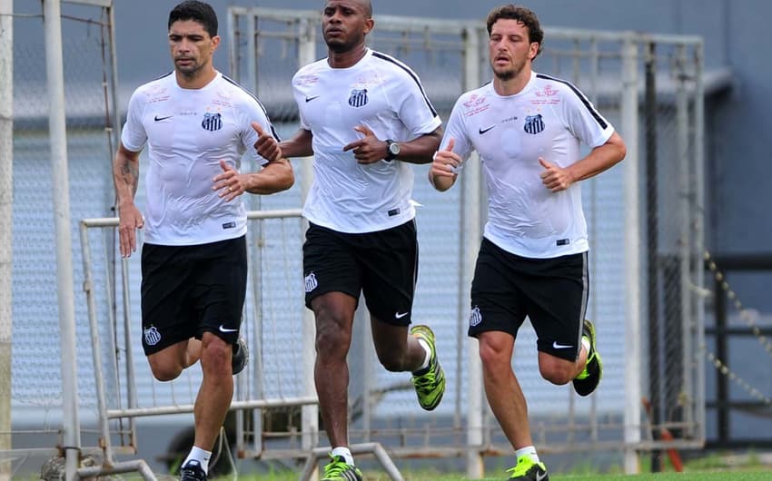 Renato, Valencia e Elano - Santos