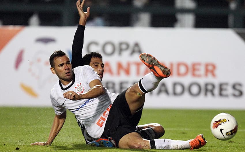 Leandro Castán foi vendido pelo Corinthians para a Roma por 5 milhões de euros