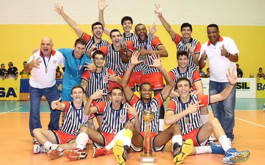 São Paulo foi campeão da primeira divisão juvenil masculina em 2015 (Foto: Divulgação/CBV)