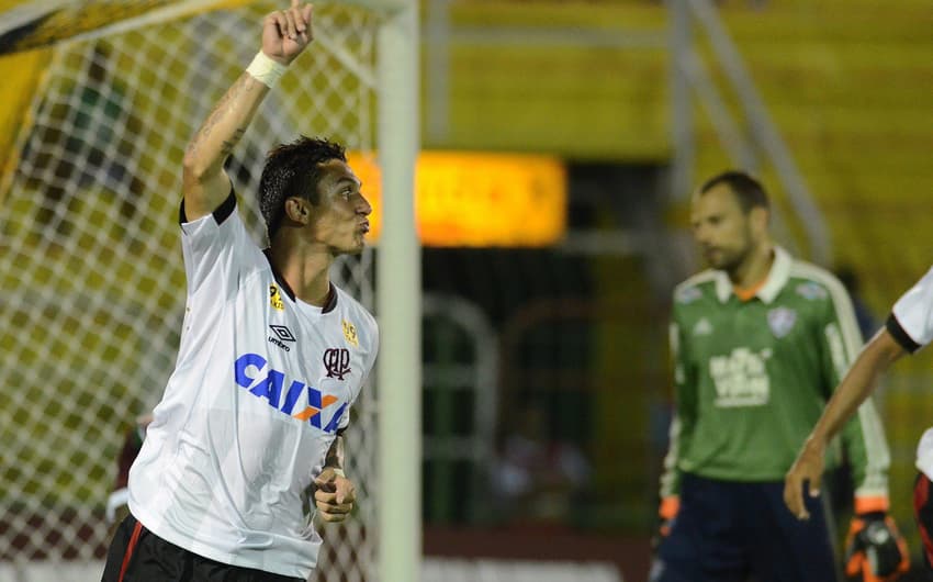 Vinícius estreou com gol pelo Furacão. (Foto: Divulgação/ Atlético-PR)