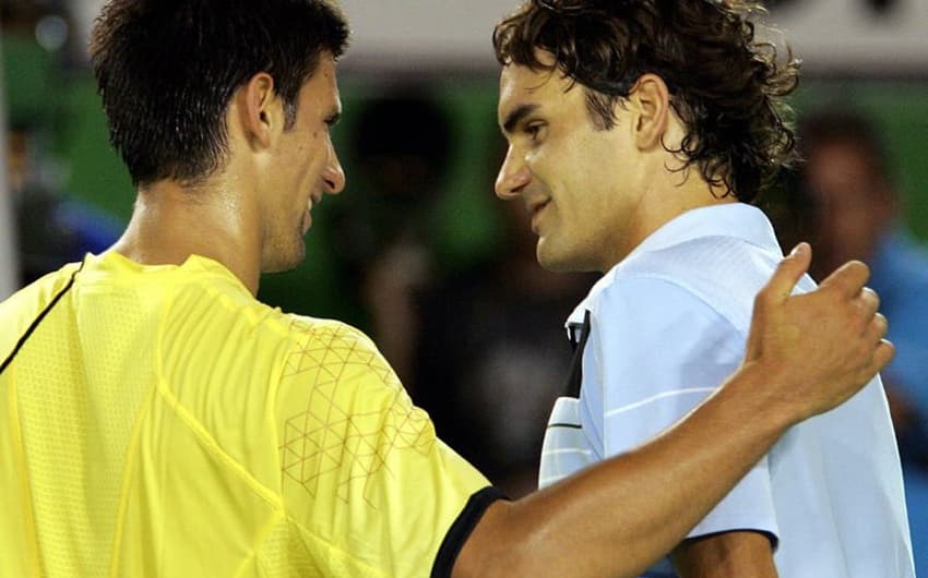 Na primeira vez em que se enfrentaram no Australian Open, em 2007, Federer passou fácil por Novak Djokovic