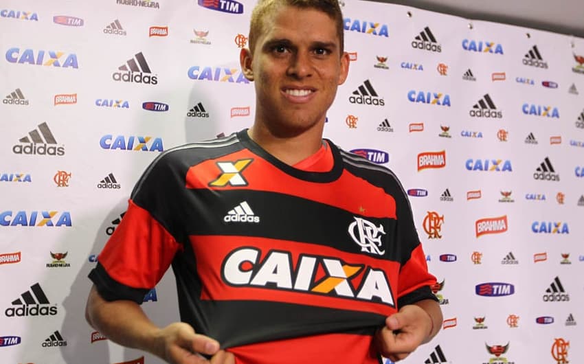 Cuéllar assinou contrato de quatro anos com o Flamengo