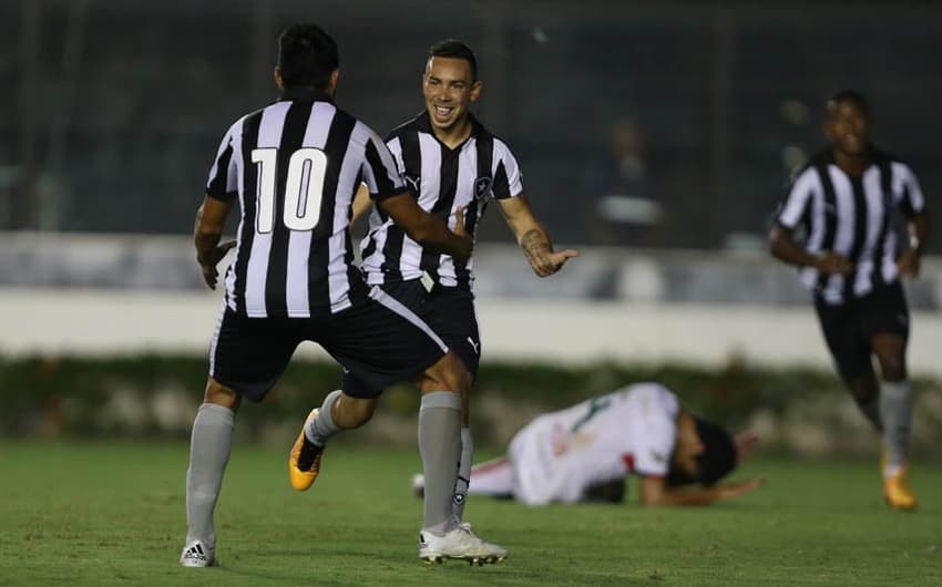 FOTOS: A vitória do Botafogo em imagens