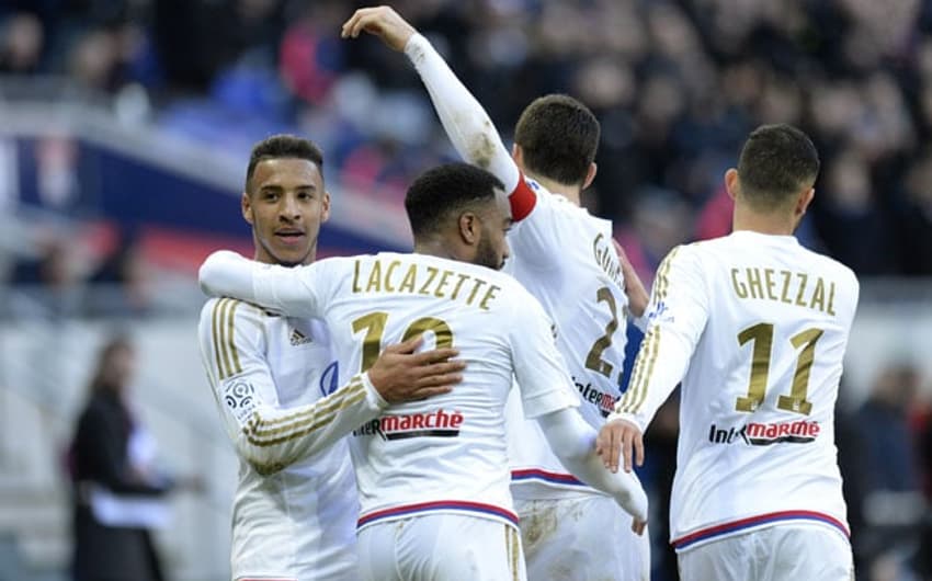 Lacazette comemora o seu gol - Lyon x Caen