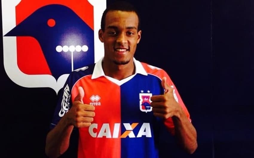 Luiz Felipe chegou sem custos ao Paraná no início de 2015