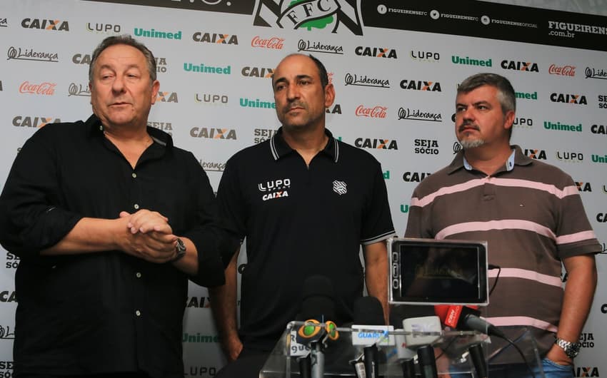 Apresentação do técnico Vinícius Eutrópio (Foto: Divulgação / Site Oficial do Figueirense)