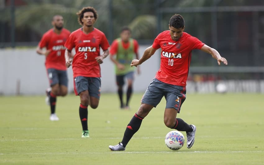 Ederson treinou normalmente e está inscrito no Carioca (Foto: Gilvan de Souza/Flamengo)