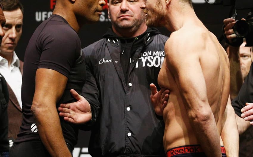Anderson Silva encara Michael Bisping antes do UFC Londres (FOTO: Reprodução)