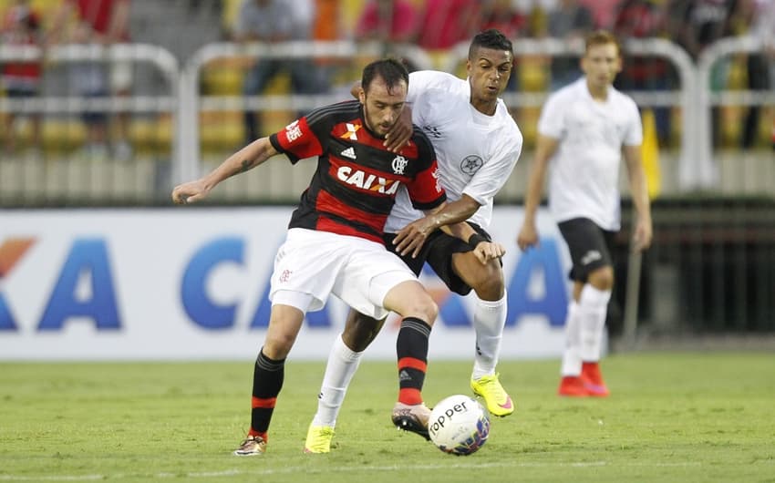 Mancuello tem suspeita de entorse no joelho direito (Foto: Gilvan de Souza/Flamengo)