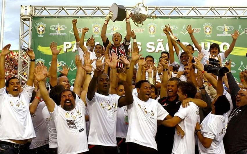 O título brasileiro de 2008 marcou o fim de um período glorioso do São Paulo, que, desde então, só conquistou a Copa Sul-Americana de 2012 e busca retomar força em campeões do passado. Vários campeões, em épocas diferentes, voltaram ao clube nos últimos anos...