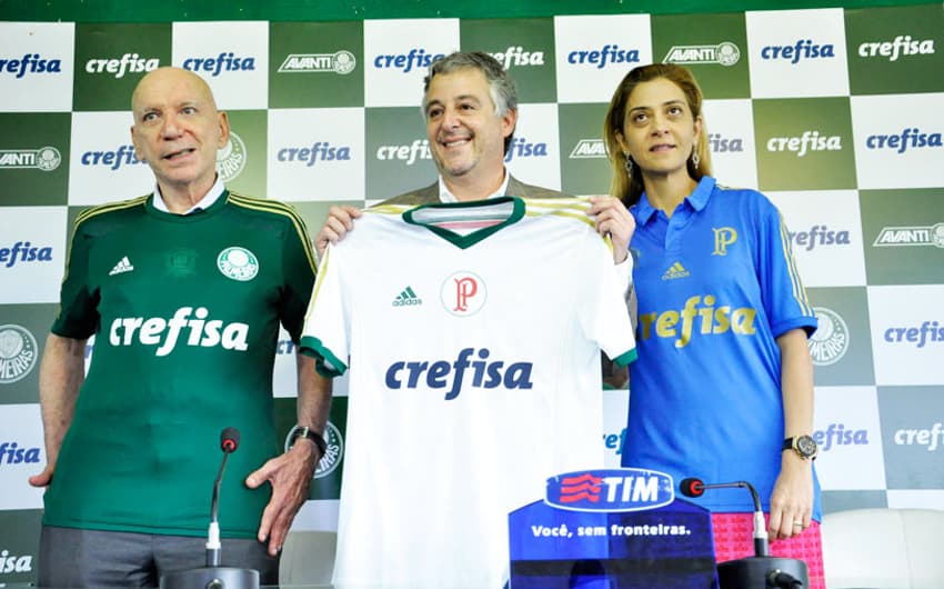 Após dois anos sem patrocínio master, o Palmeiras anunciou a Crefisa como nova parceira: R$ 46 milhões por dois anos de contrato (Foto: Agencia Estado)