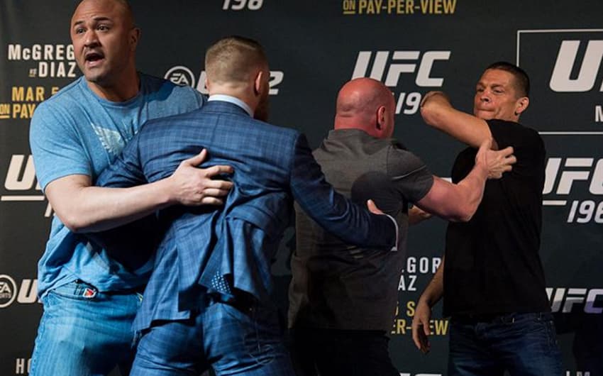 Conor McGregor e Nate Diaz provocam confusão antes do UFC 196 (FOTO: Reprodução)