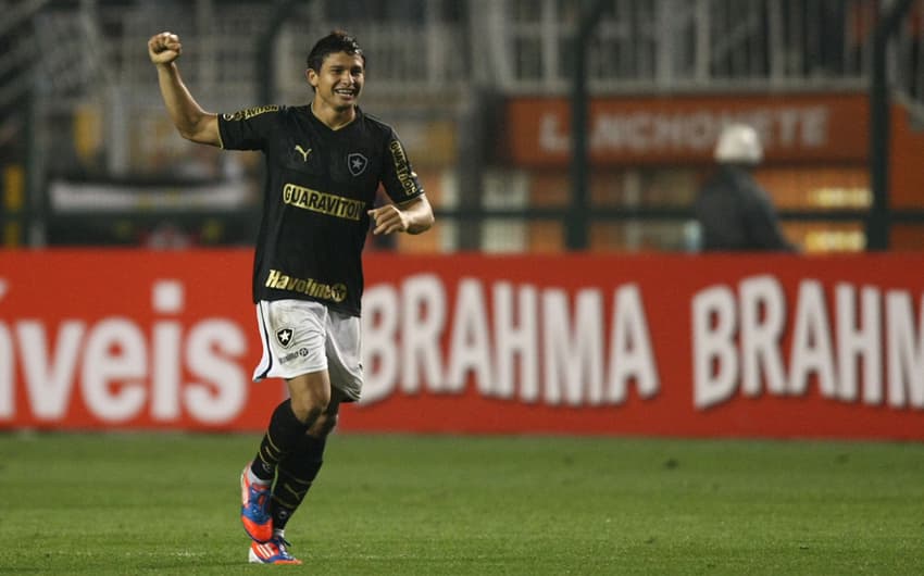 Revelado pelo Vitória, Elkeson chegou ao Botafogo em 2011 e ficou até o ano seguinte