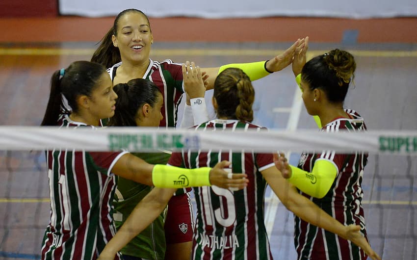 Fluminense comemora a classificação  (Foto: Divulgação/Inovafoto/CBV)