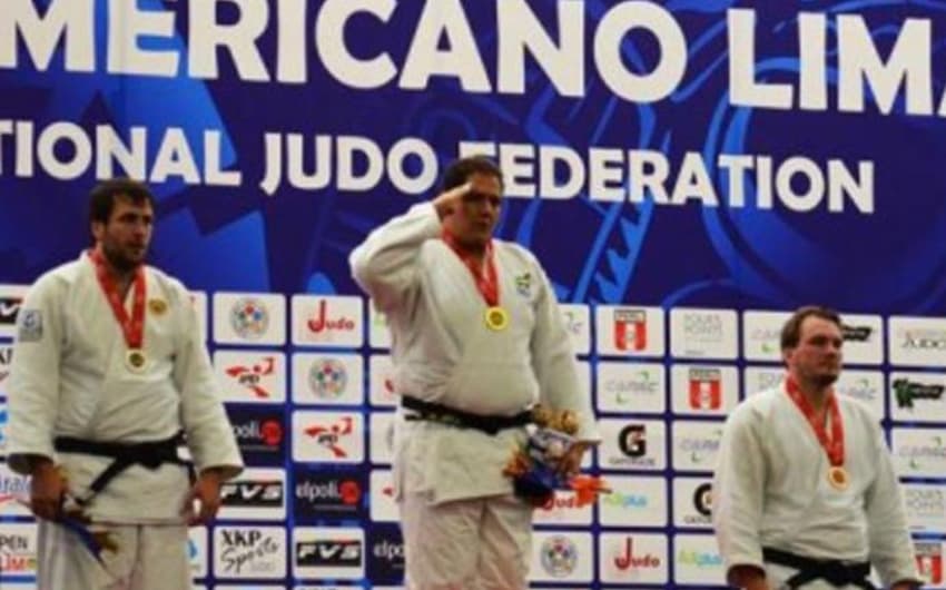 Rafael Silva conquistou a medalha de ouro no Aberto Pan-Americano de judô, no Peru (CBJ/Divulgação)