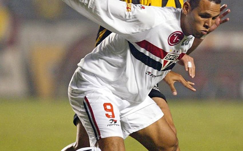 No jogo de ida das quartas de final de 2004, o São Paulo venceu o Deportivo Táchira por 3 a 0 em casa