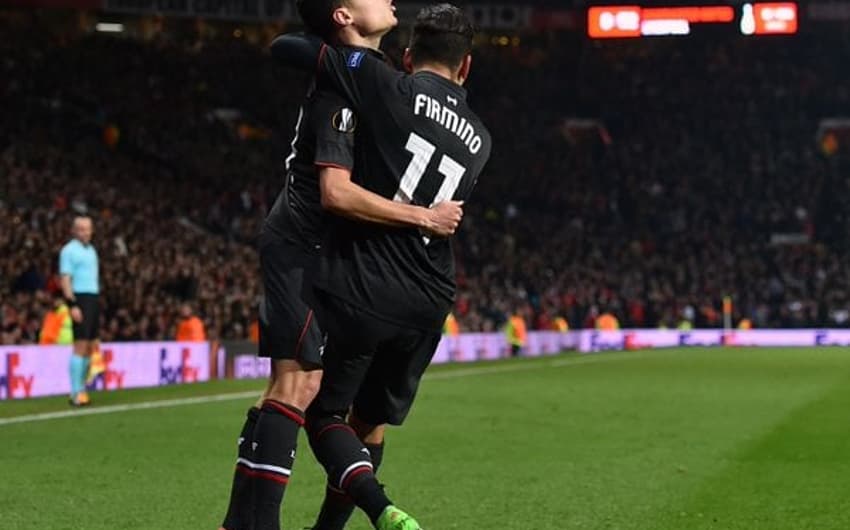 Manchester United x Liverpool - Philippe Coutinho e Firmino (Foto: Divulgação)