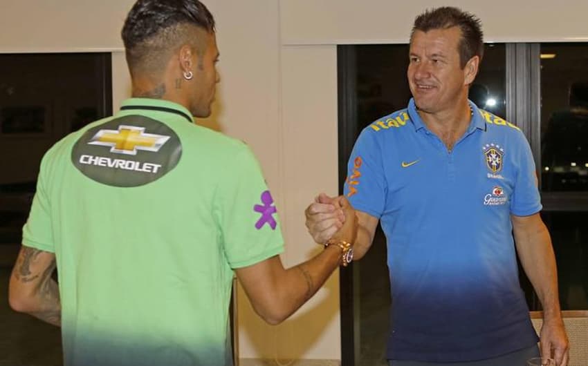 Neymar e Dunga durante encontro na Granja Comary (Foto: Rafael Ribeiro/CBF)