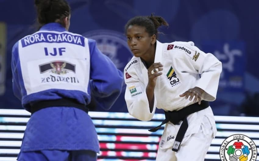 Rafaela silva conquistou o ouro após uma chave de braço (Foto: Federação Internacional de Judô)