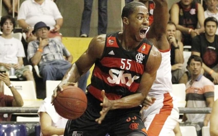 Meynsse conseguiu o seu primeiro duplo-duplo nesta temporada (Foto: Gillvan de Souza/Flamengo)