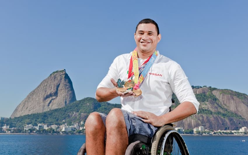 Nadador paralímpico da Seleção Brasileira
