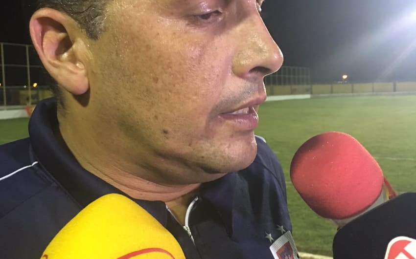 Técnico Claudinei Oliveira diz que o empate por 1 a 1 ficou de bom tamanho para o Paraná
