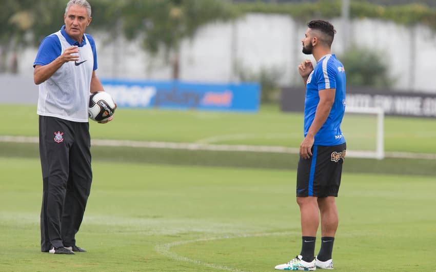Guilherme e o técnico Tite, durante treino do Corinthians (Foto: Daniel Augusto Jr)
