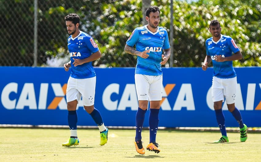 Ariel Cabral, meio-campista do Cruzeiro (Foto: Pedro Vilela/Light Press/Divulgação Cruzeiro)