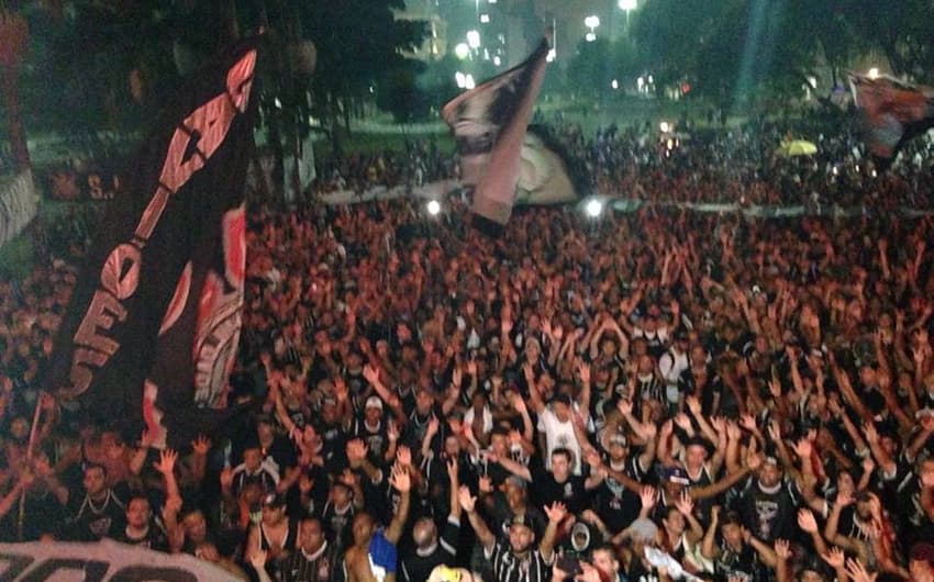 Protesto da Gaviões da Fiel na noite desta sexta-feira em São Paulo (Foto: Divulgação)
