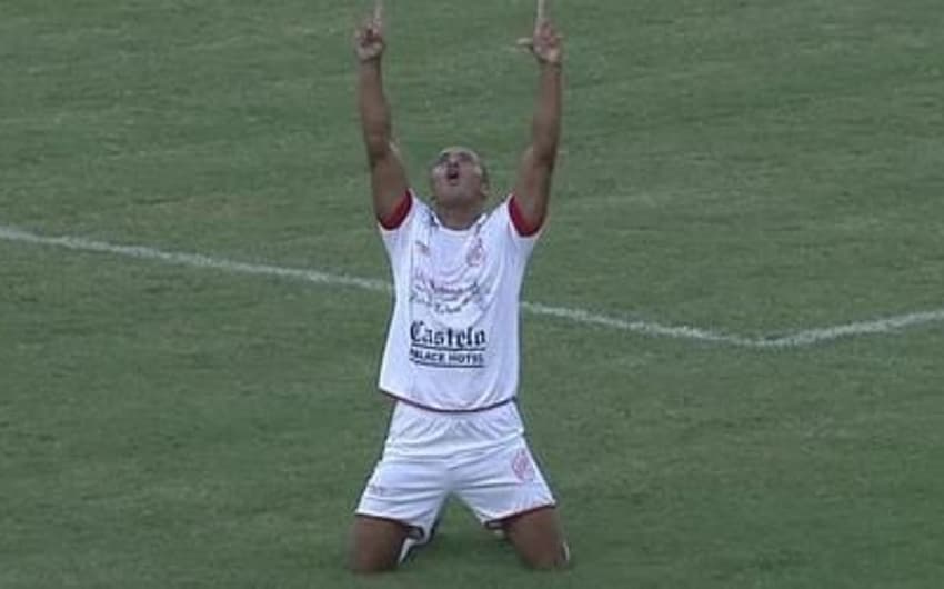 Jogador do Batatais comemora classificação à semifinal da Série A2 do Paulista (Foto: Site oficial do Batatais)