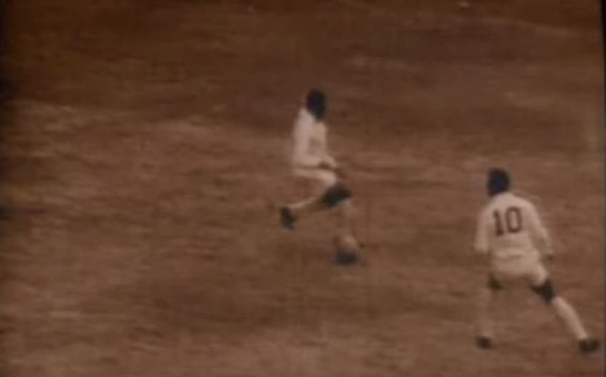 O Santos venceu o Cerro Porteño por 9 a 1 em 1962
