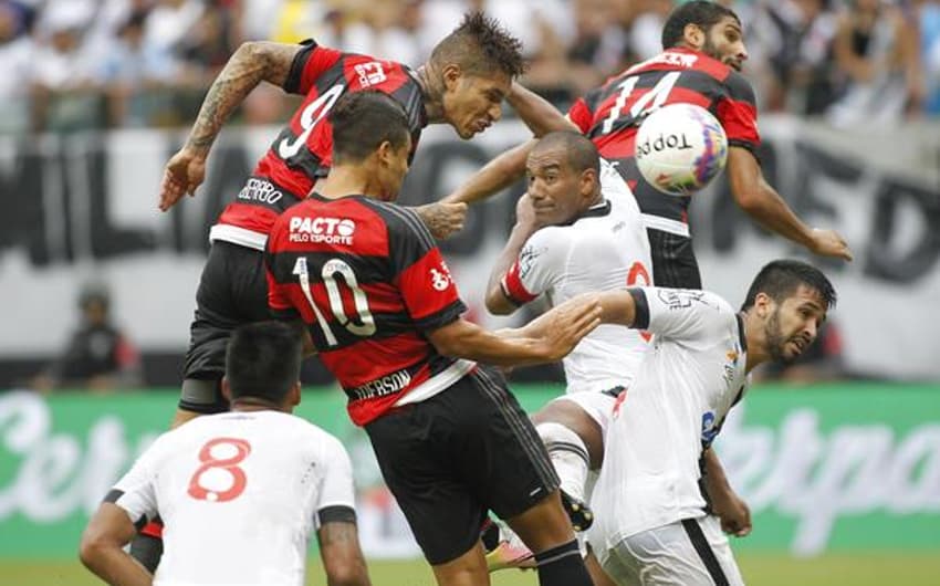 Pacto pelo Esporte foi estampada nas costas da camisa (Gilvan de Souza / Flamengo)