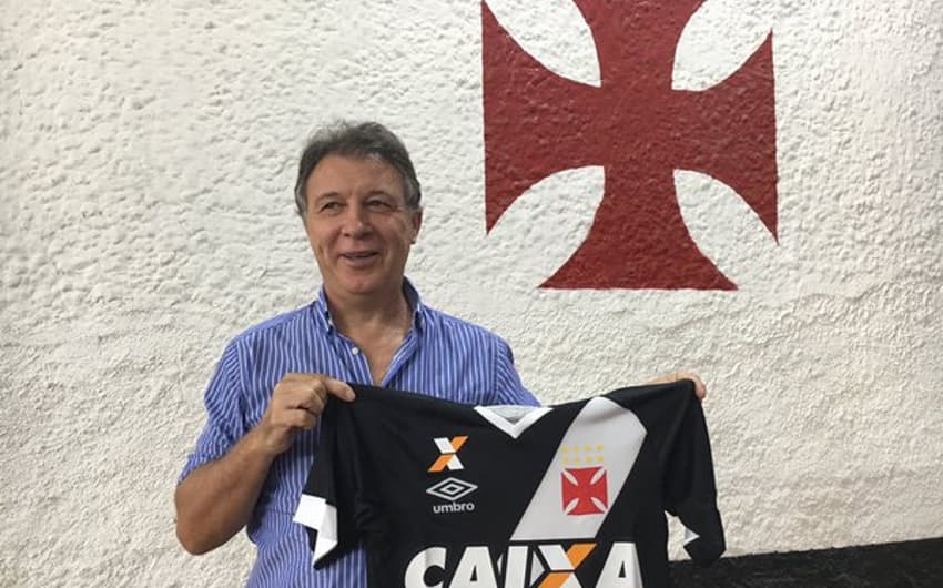 Rubén Magnano foi a jogo do Vasco pela Liga Ouro (Foto: Reprodução/Twitter)