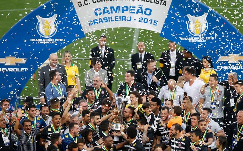 2015: Corinthians era o 8º, com 7 pontos