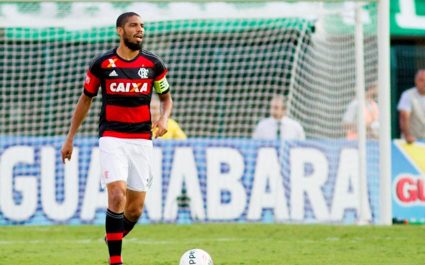 Flamengo analisa situação de Wallace