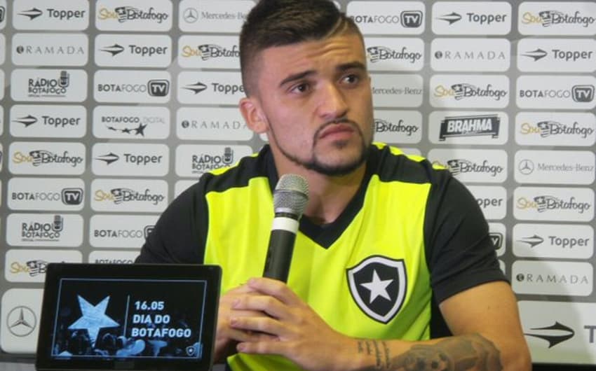 Victor Luis - Botafogo