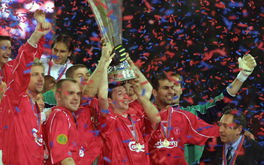 2001 - Liverpool (final contra o Alavés)