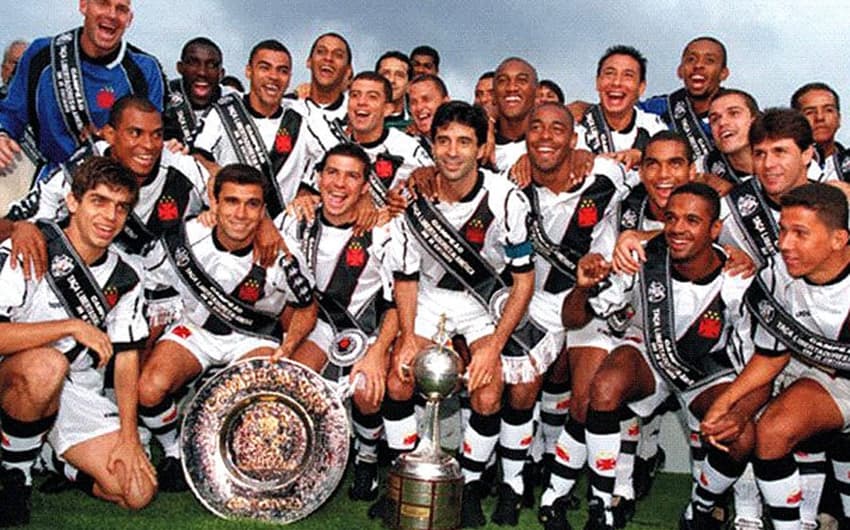 Vasco foi campeão da Libertadores em 1998 contando com a força da Colina. Confira imagens da conquista e do estádio