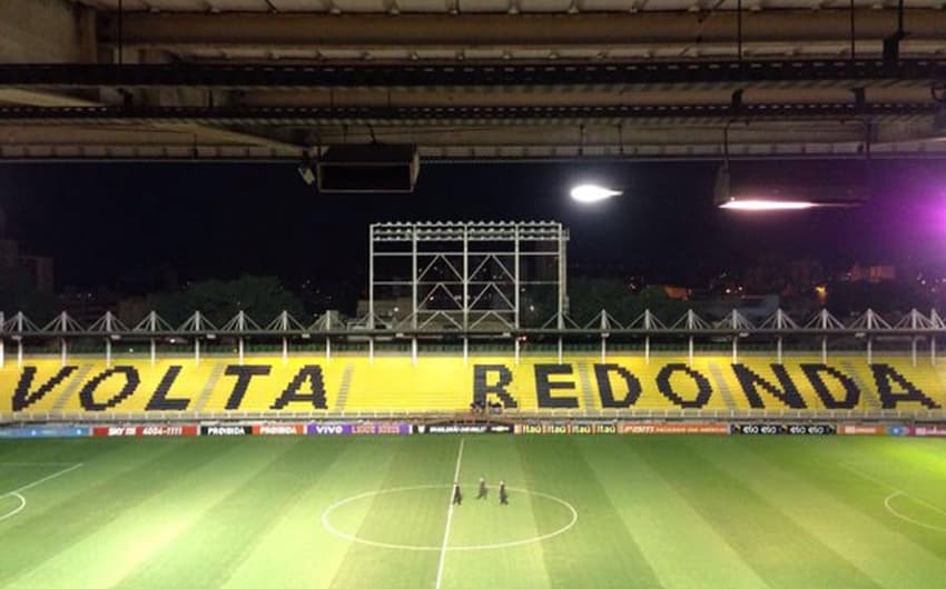 Estádio Raulino Oliveira em Volta Redonda antes de Flamengo x Chapecoense.
