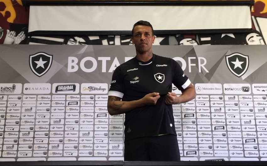 Sidão apresentação (Foto: Twitter/Botafogo)