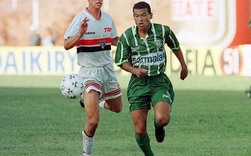 Crucial no Paulistão de 1996 com o Palmeiras, Muller acertou pouco depois com o São Paulo (Foto: Nelson Almeida/AE)