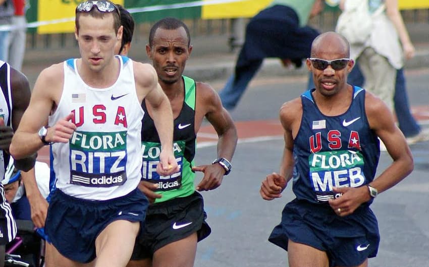 Meb Keflezighi, à direita, mais velho maratonista na Rio-2016