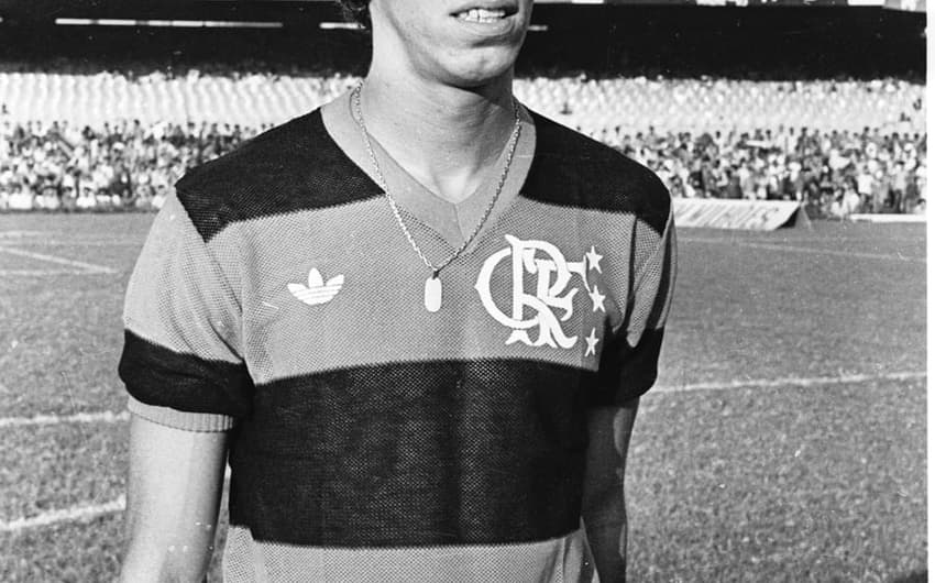 Mozer subiu para profissionais do Flamengo e logo foi campeão brasileiro de 1980 e de Libertadores e Mundial de 1981&nbsp;