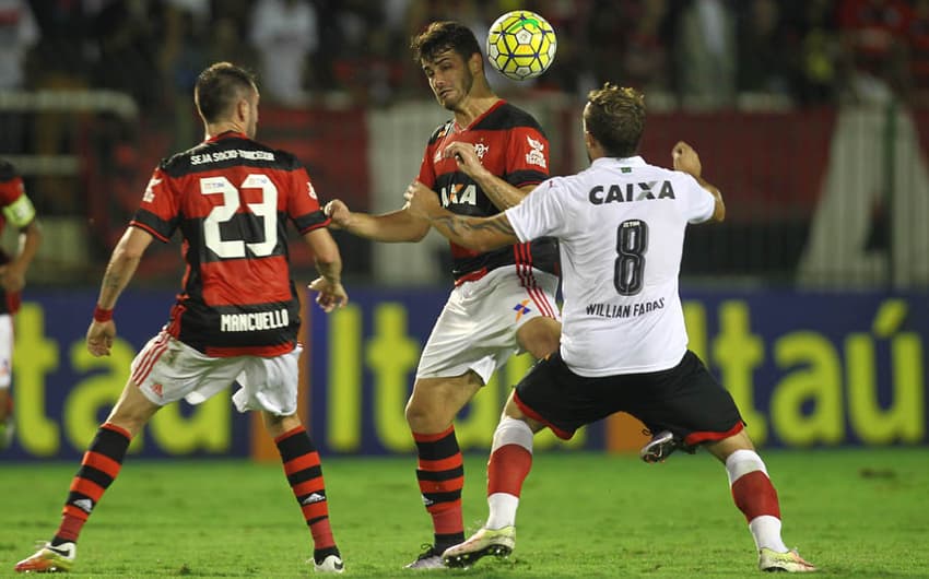Último encontro: Flamengo 1x0 Vitória (quinta rodada do Brasileirão-2016