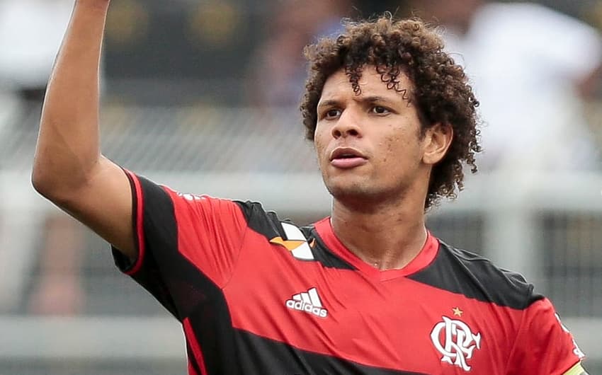 Alvo de polêmica judicial, Willian Arão joga pelo Flamengo, um ano após defender o Botafogo