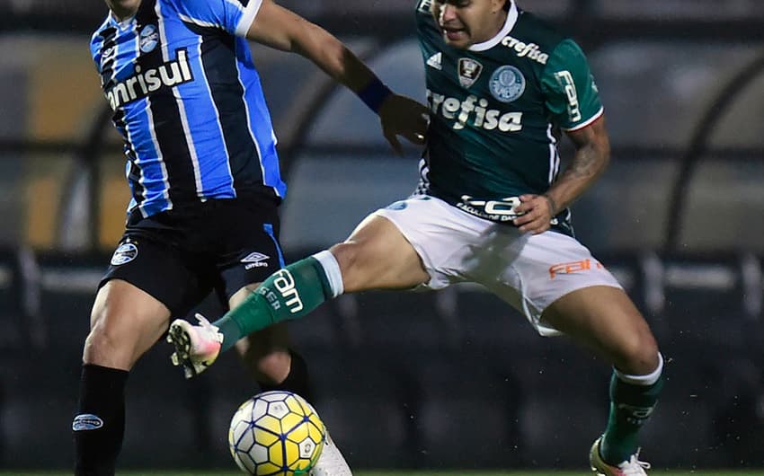 Vitória por 4 a 3 do Palmeiras, com duas viradadas sobre o Grêmio, pela 5ª rodada, foi a mais lembrada