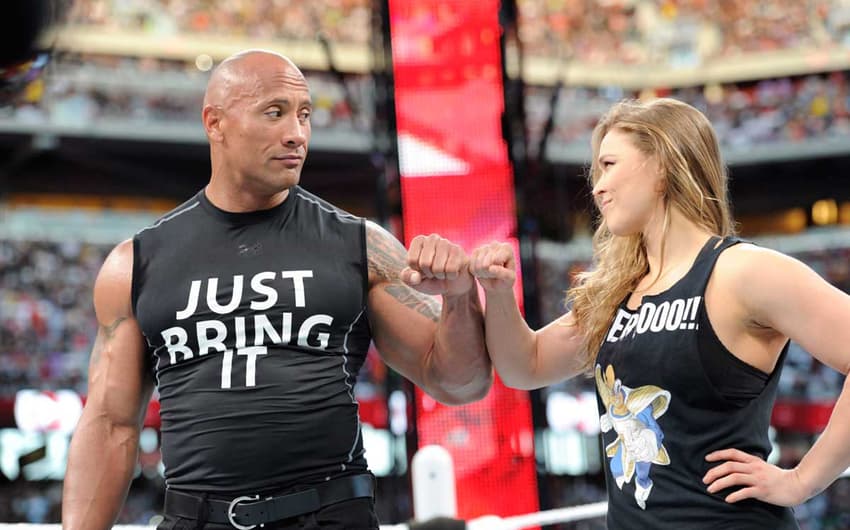Ronda brilhou no WWE em 2015 com Dwayne Johnson
