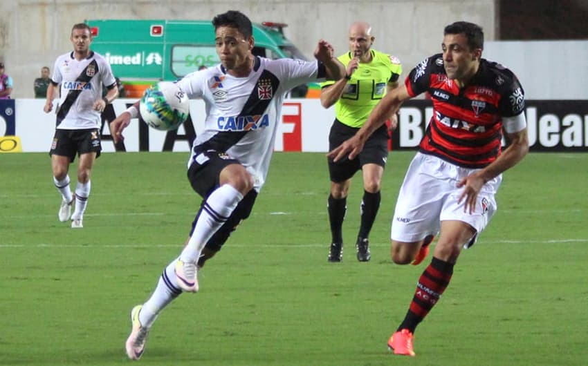 Atlético-GO aproveita falhas da defesa e vence o Vasco